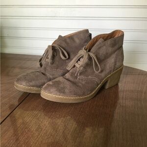 Universal Thread Brown Ankle Boots with Stacked Heel